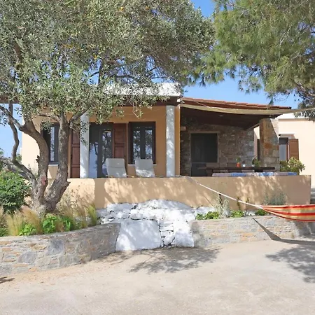 Pine Cottage, Syros Island Σπίτι διακοπών *