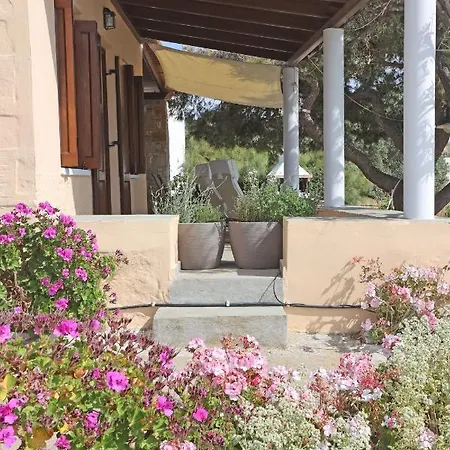 Pine Cottage, Syros Island Holiday home