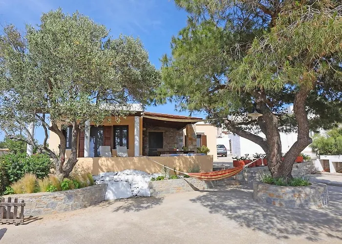 Semesterbostad Pine Cottage, Syros Island Agros (Syros)